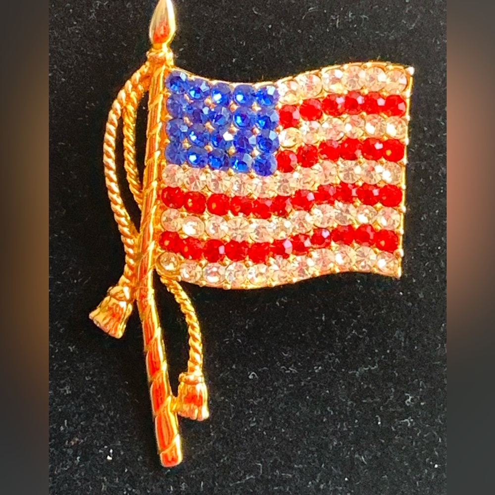 Vintage Yellow Gold Tone United States Flag  Pin Brooch Rhinestone